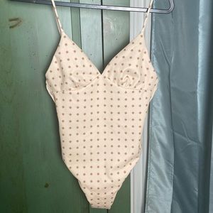 Zulu & Zephyr Stone Daisy One piece Swimsuit NWOT